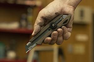 OLFA WOOD-PP Models 18 мм, с сегментированным лезвием, нож (OL-WD-L) OLFA WOOD-PP Models 18 мм, с сегментированным лезвием, нож (OL-WD-L)